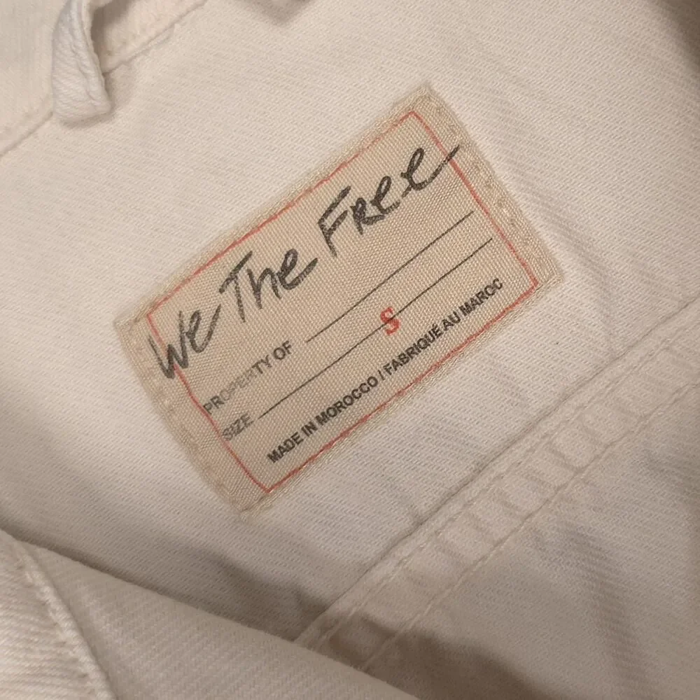 WE THE FREE Women's Denim Jacket SMALL Cream Cropped 100% Cotton Button‎ Front